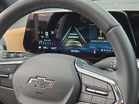 Used 2025 Chevrolet Equinox ACTIV w/ Safety and Technology Package image 26