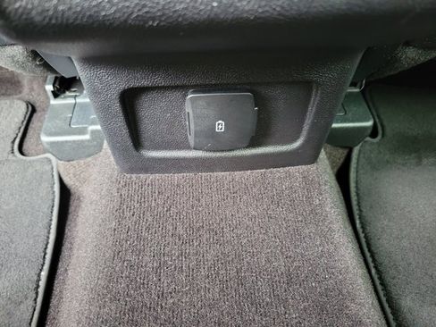 Used 2021 Lincoln Corsair Reserve image 15