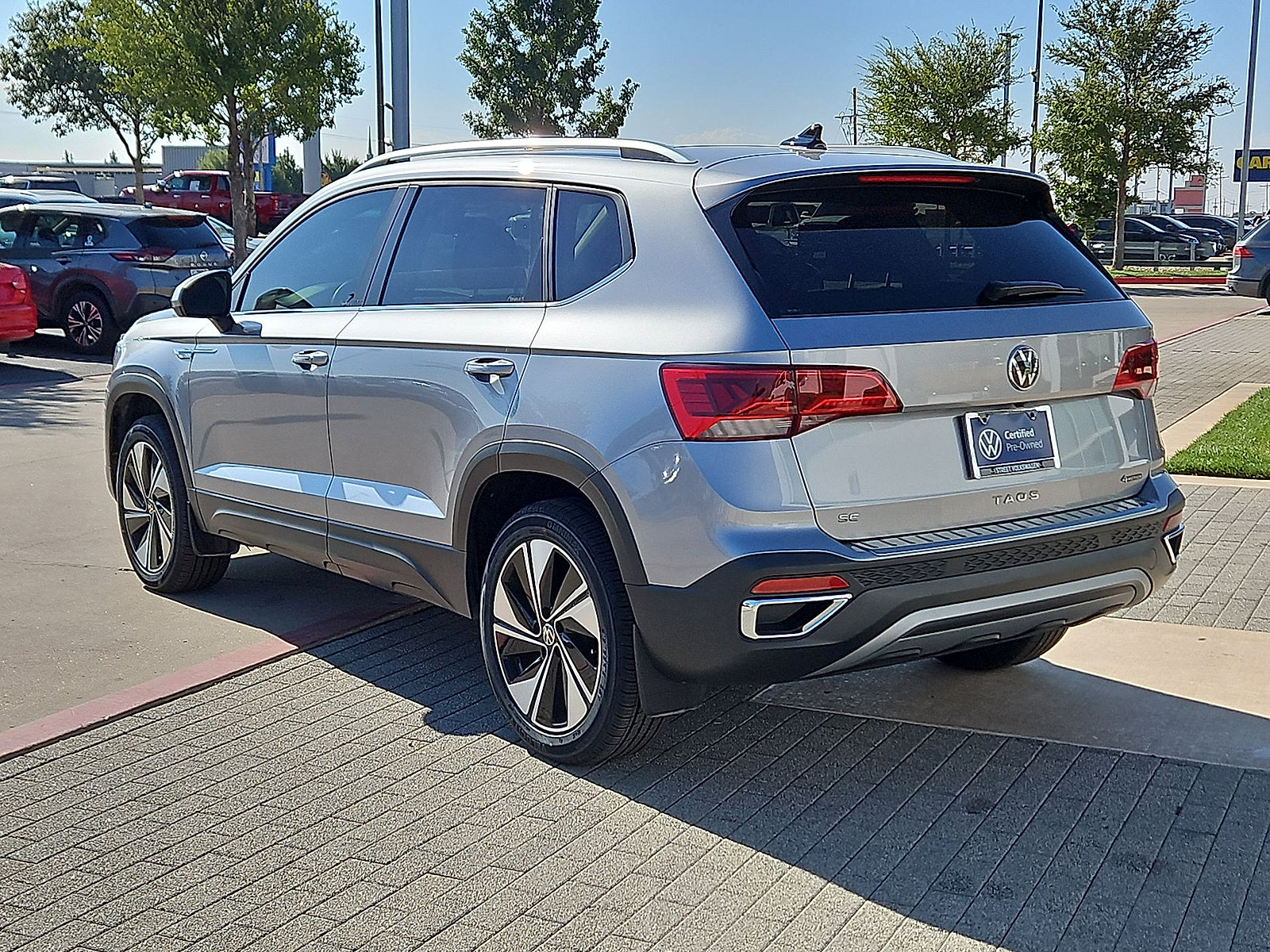 Certified 2024 Volkswagen Taos SE AWD/4WD image 6