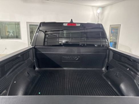 Used 2022 RAM 1500 Big Horn AWD/4WD image 9