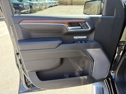 Used 2023 GMC Sierra 1500 Denali w/ Denali Reserve Package image 12