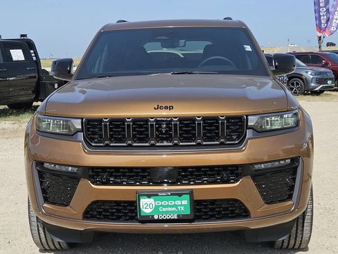 New 2026 Jeep Grand Cherokee Limited AWD/4WD image 3