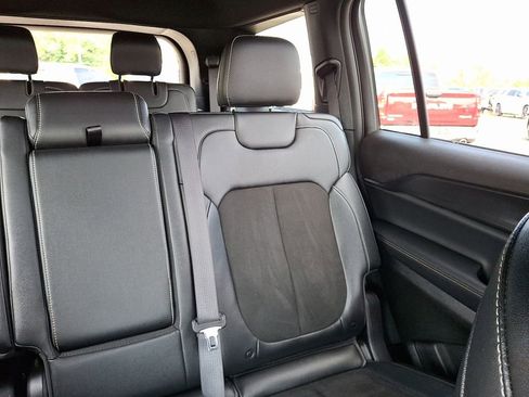 Used 2023 Jeep Grand Cherokee L Laredo AWD/4WD image 21