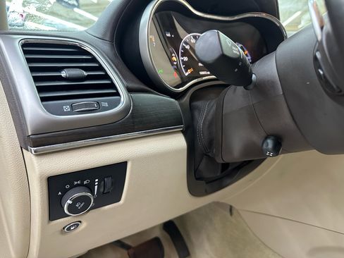 Used 2018 Jeep Grand Cherokee Overland image 19