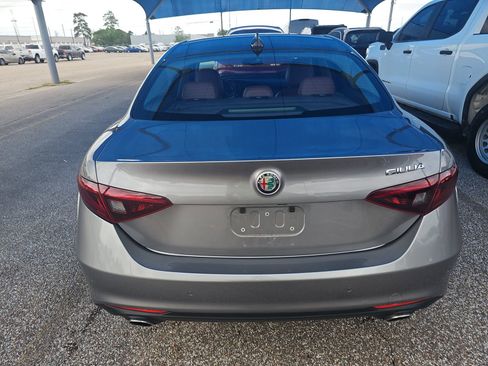 Used 2019 Alfa Romeo Giulia Ti image 6