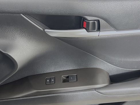 Used 2024 Toyota Camry SE image 30