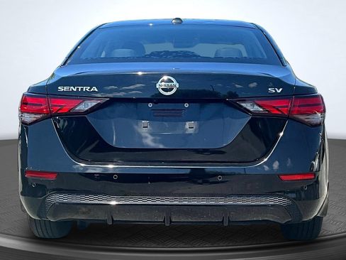 Used 2021 Nissan Sentra SV FWD image 3