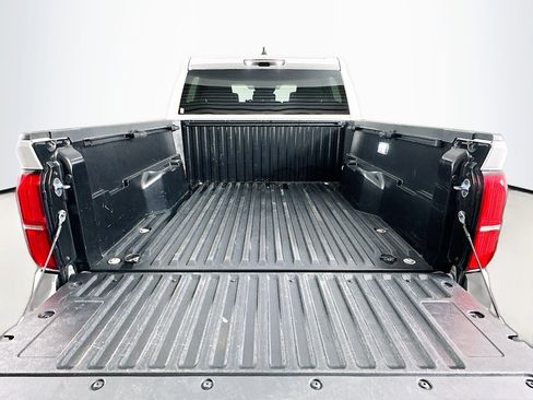 Used 2024 Toyota Tacoma TRD Off-Road image 29