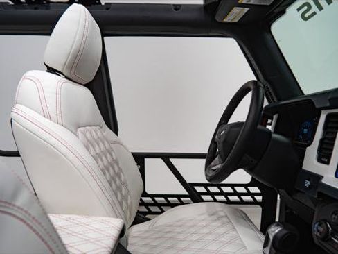 Used 2025 Ford Bronco Heritage Edition AWD/4WD image 26