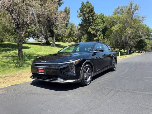 Used 2025 Kia K4 FWD image 11