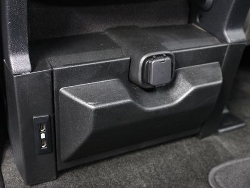 Used 2019 Ford F150 XLT w/ Equipment Group 302A Luxury AWD/4WD image 17