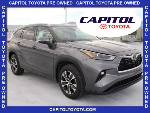 Used 2022 Toyota Highlander XLE image 1