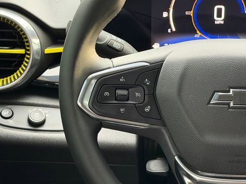 Used 2025 Chevrolet Trax ACTIV w/ Sunroof Package image 27