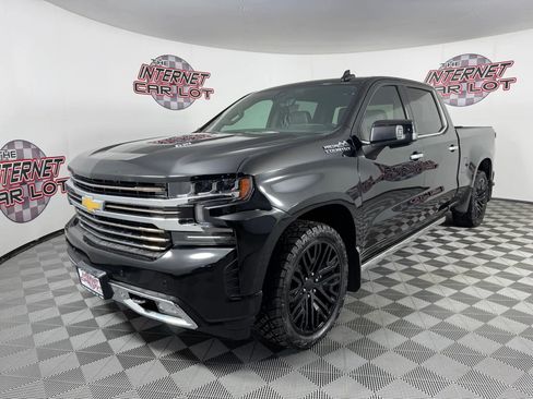 Used 2020 Chevrolet Silverado 1500 High Country w/ Technology Package image 3