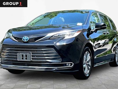 Used 2022 Toyota Sienna Limited