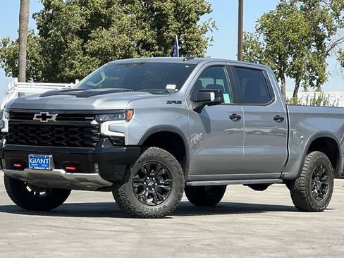 Used 2023 Chevrolet Silverado 1500 ZR2 w/ Technology Package AWD/4WD image 8