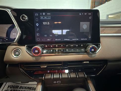 Certified 2023 GMC Canyon Denali AWD/4WD image 16