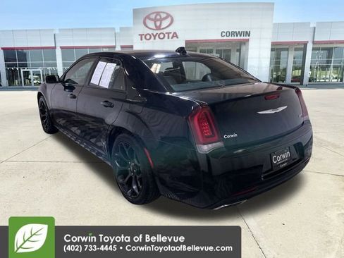 Used 2019 Chrysler 300 S image 6