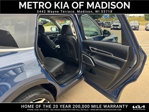 Used 2023 Kia Telluride S AWD/4WD image 40