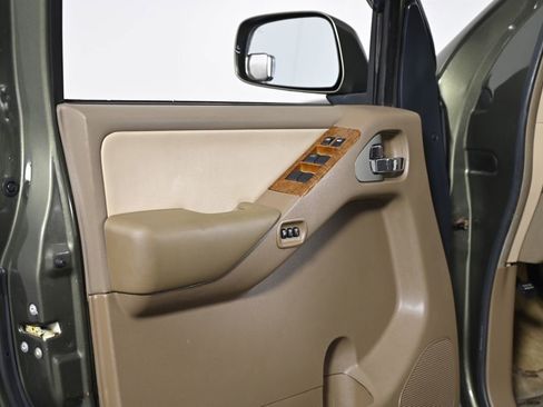 Used 2005 Nissan Pathfinder LE w/ (U01) LE Navigation Pkg image 30