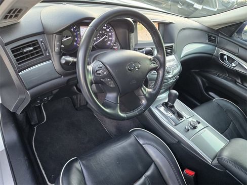 Used 2018 INFINITI Q70 L 3.7 image 13