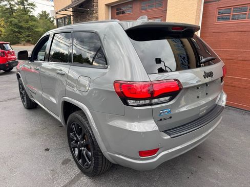 Used 2021 Jeep Grand Cherokee Laredo X image 10