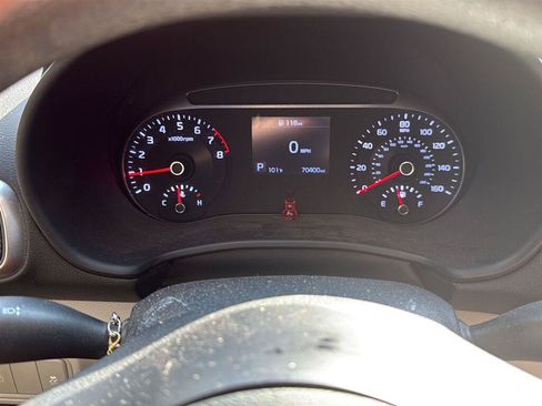 Used 2022 Kia Soul LX FWD image 4