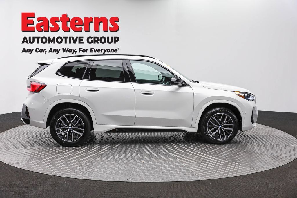 Used 2023 BMW X1 xDrive28i w/ M Sport Package AWD/4WD image 4