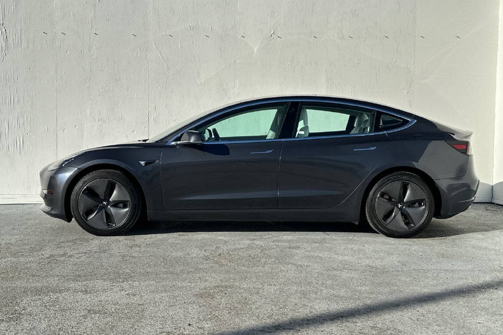 Used 2018 Tesla Model 3 Long Range AWD/4WD image 6