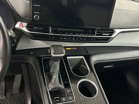 Used 2025 Toyota Sienna XSE image 17