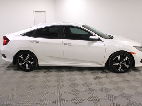 Used 2017 Honda Civic Touring image 25