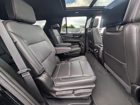 Used 2021 GMC Yukon Denali w/ Denali Premium Package AWD/4WD image 11
