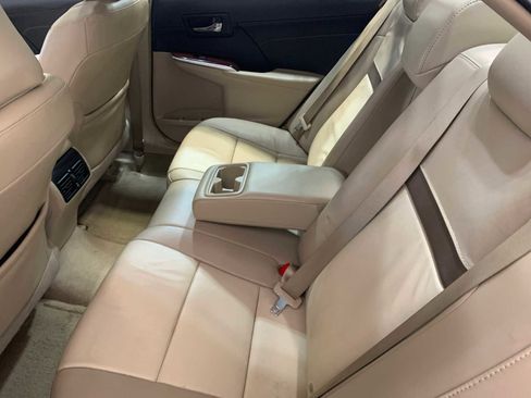 Used 2014 Toyota Camry XLE w/ Leather Package image 5