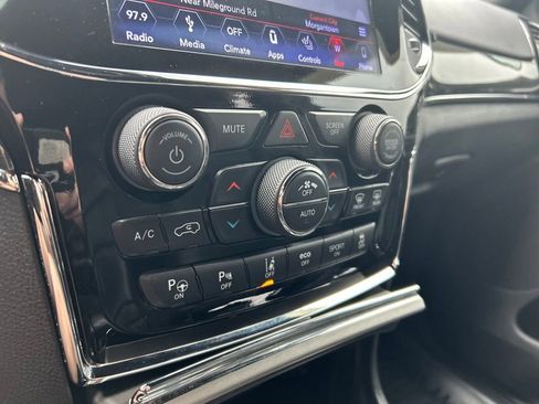 Used 2019 Jeep Grand Cherokee Trailhawk w/ Trailhawk Luxury Group image 33