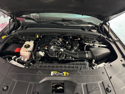 Used 2023 Jeep Grand Cherokee L Laredo RWD image 6