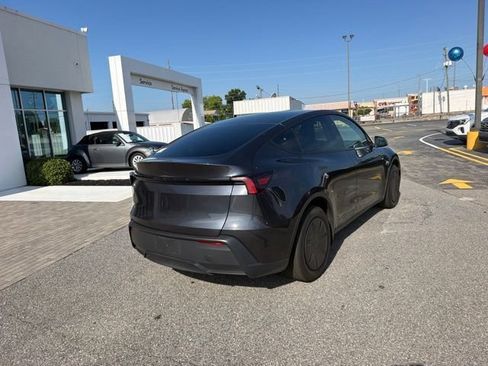 Used 2026 Tesla Model Y 2WD image 6