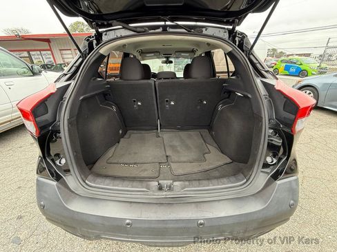 Used 2020 Nissan Kicks S image 18