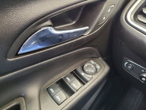 Used 2023 Chevrolet Equinox LT FWD image 27