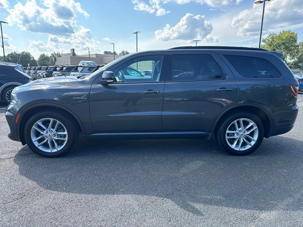 Used 2025 Dodge Durango R/T AWD/4WD image 3