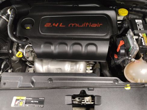 Used 2022 Jeep Compass Latitude FWD image 30