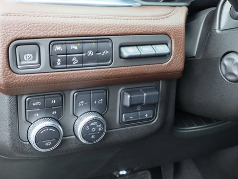 Certified 2021 GMC Yukon Denali w/ Denali Ultimate Package AWD/4WD image 13