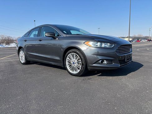 Used 2016 Ford Fusion SE w/ Equipment Group 202A image 26