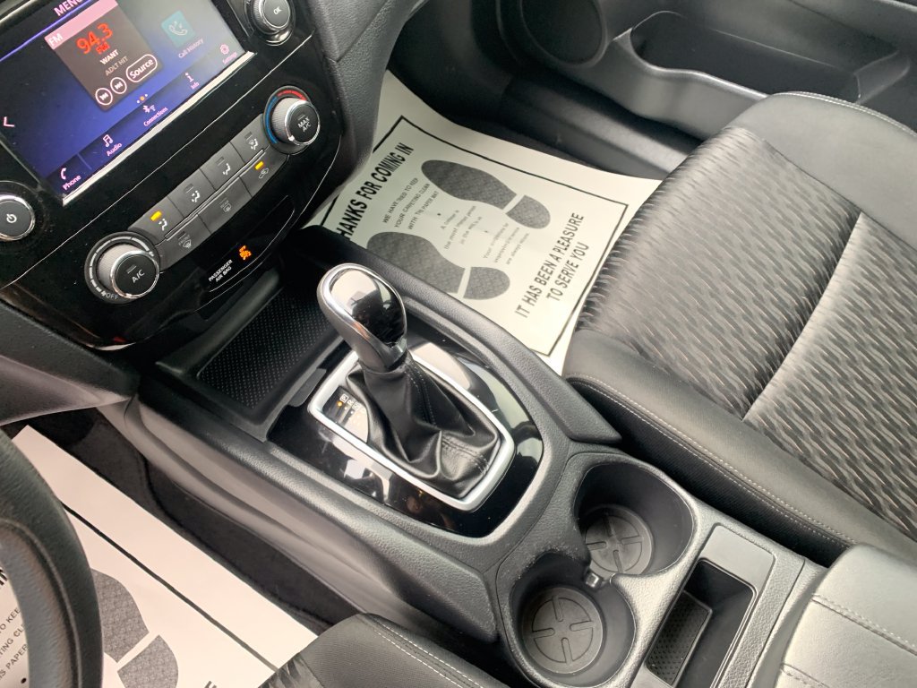 Used 2018 Nissan Rogue S AWD/4WD image 22