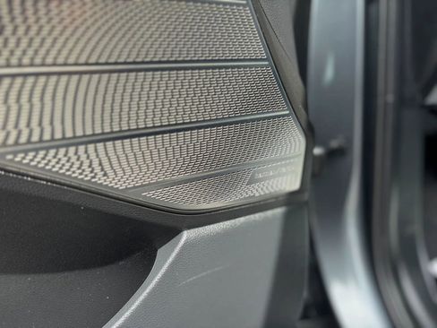 Used 2022 Hyundai Palisade Limited w/ Winter Package image 10