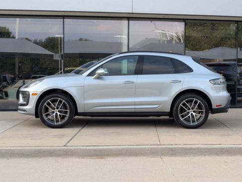 Certified 2026 Porsche Macan AWD/4WD image 2