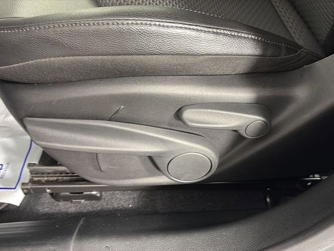 Used 2025 Jeep Compass Latitude image 25