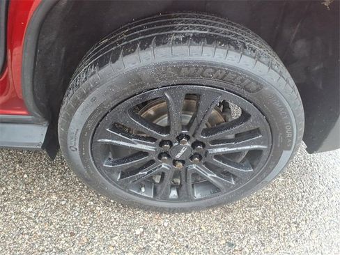 Used 2021 GMC Acadia SLE w/ Driver Convenience Package image 16