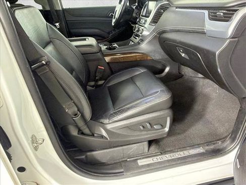 Used 2019 Chevrolet Suburban LT RWD image 14