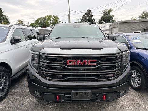 Used 2023 GMC Sierra 1500 AT4 w/ Technology Package AWD/4WD image 3