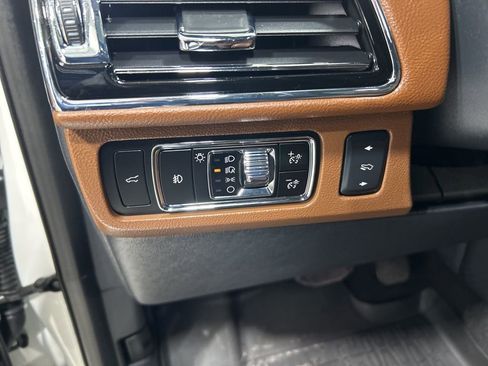 Certified 2024 Lincoln Navigator L Reserve image 11